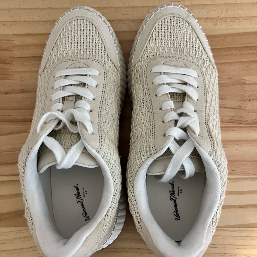 Universal thread Persephone sneakers size 8